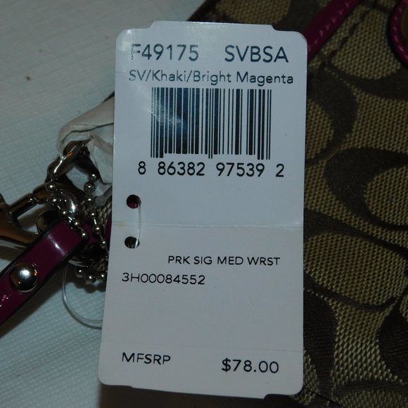 Coach Park Signature Style Medium Wristlet NWT - Picture 5 of 9